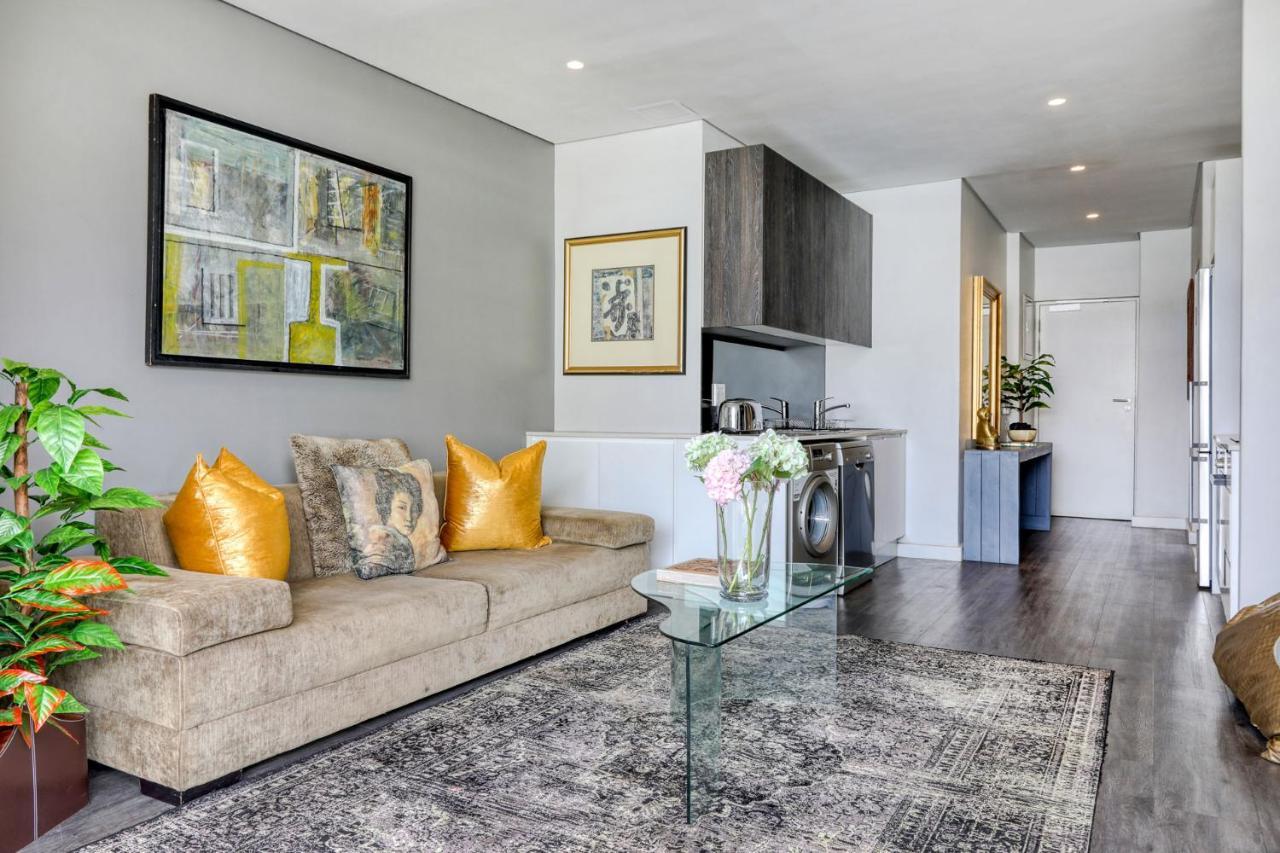 Backup-powered Classic Luxury * Cape Town