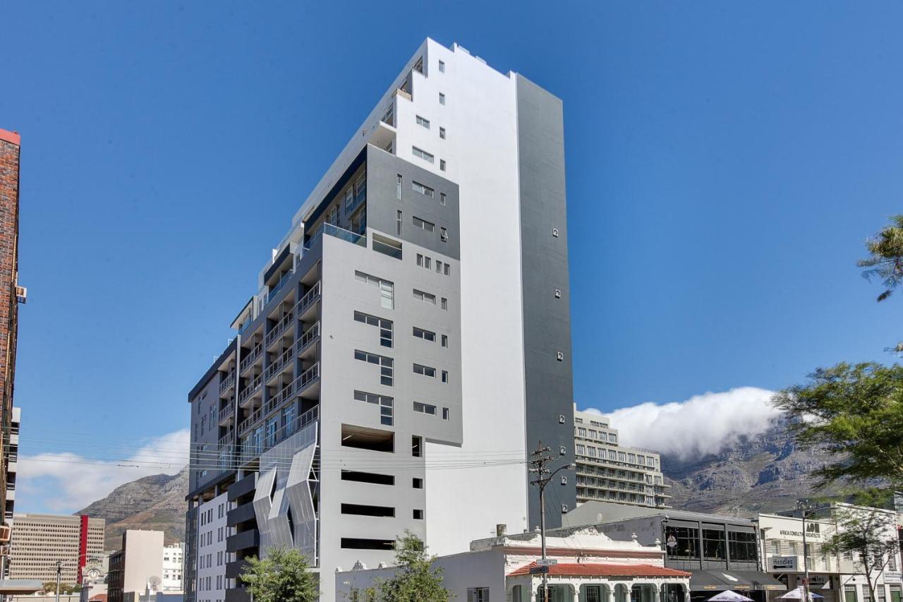 Backup-powered Classic Luxury Apartment Cape Town