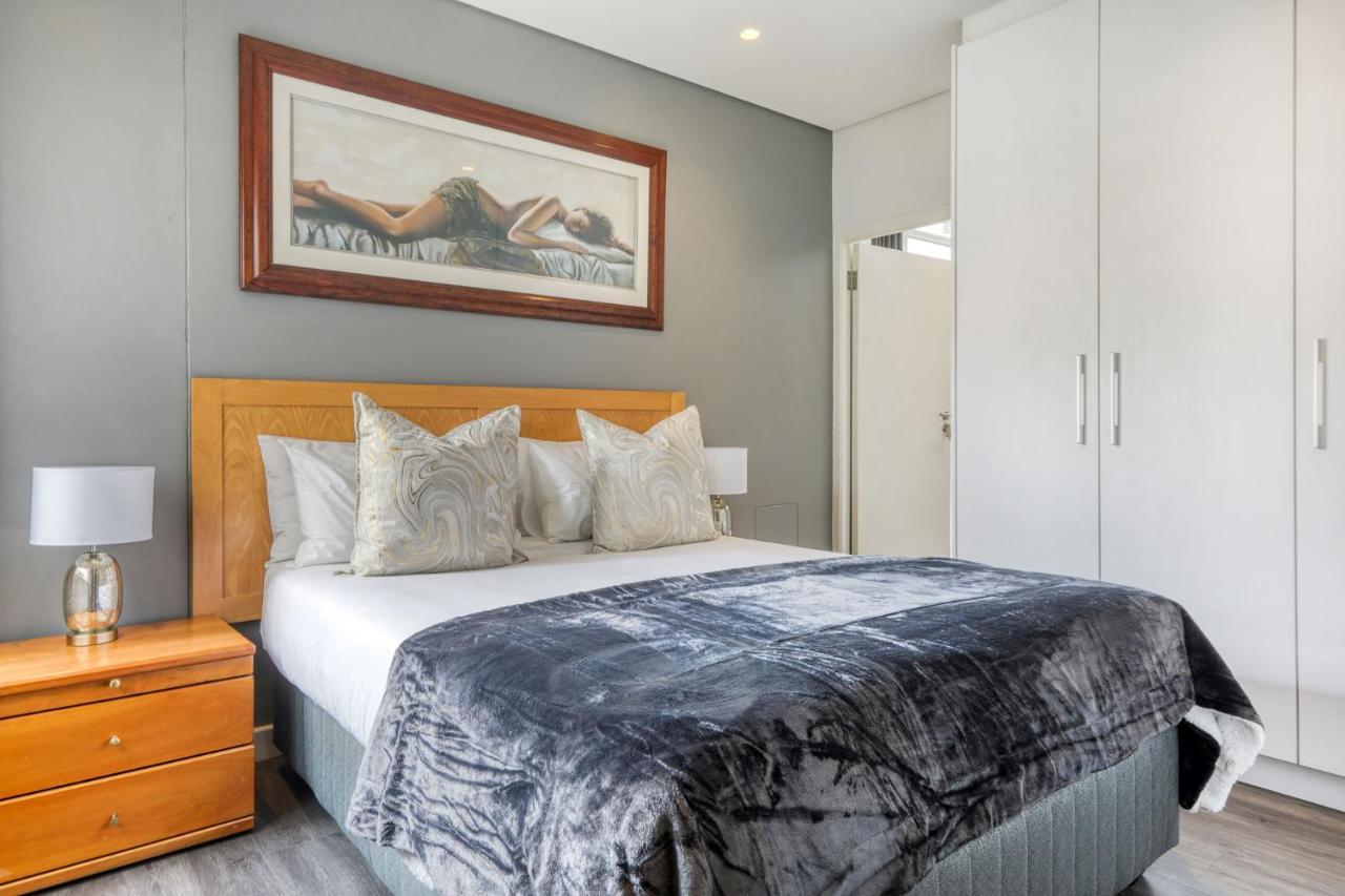 Backup-powered Classic Luxury Apartment